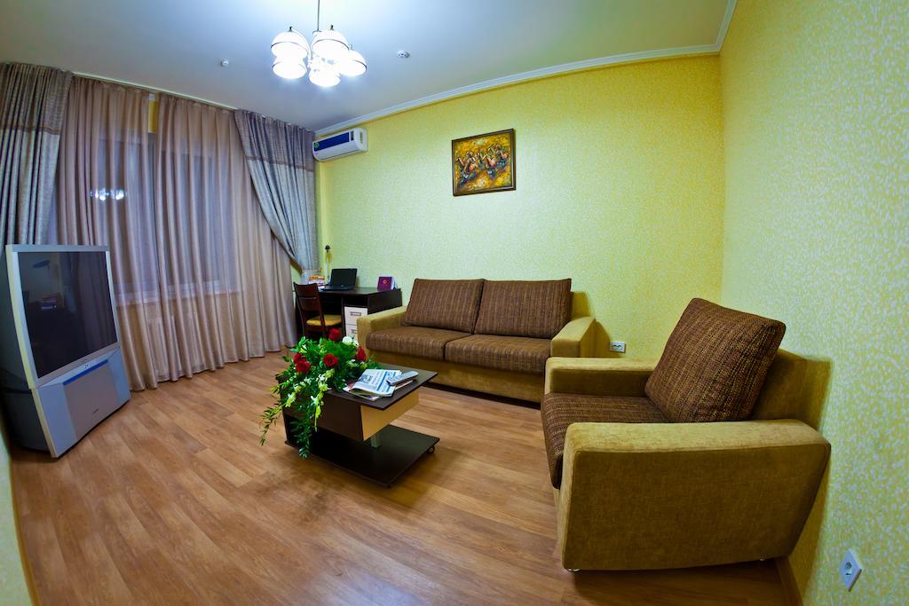 Golden Dragon ApartHotel Bischkek Zimmer foto